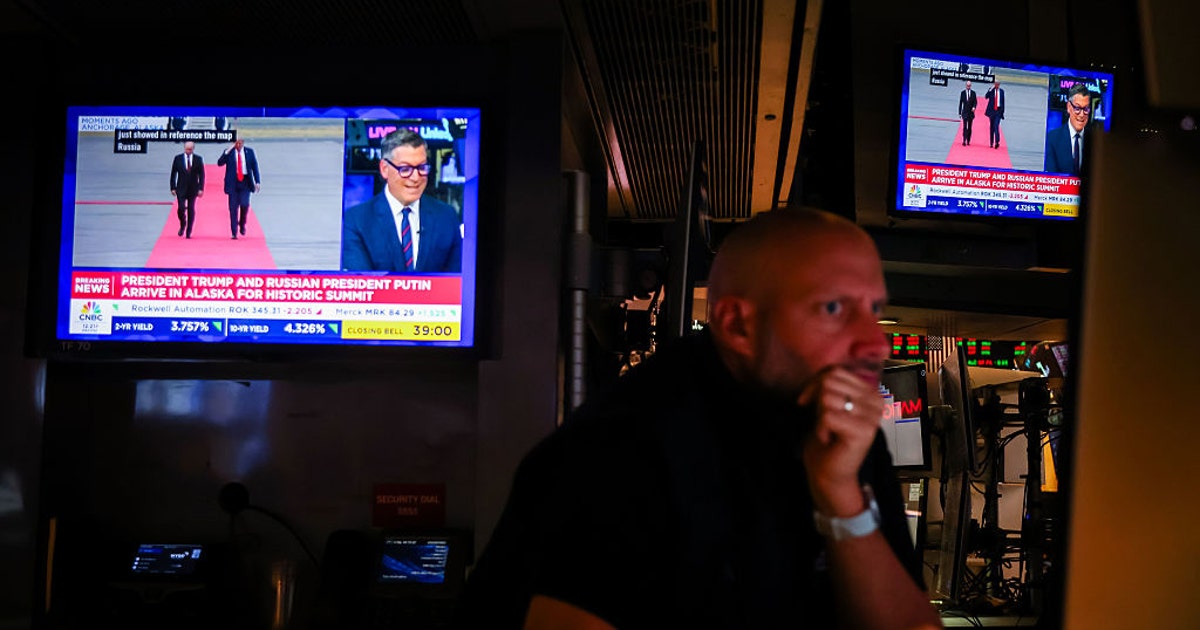 The Crisis of Trust in Media: Investigation of data since 1972 4 The Partisan Chasm: A Tale of Two Realities